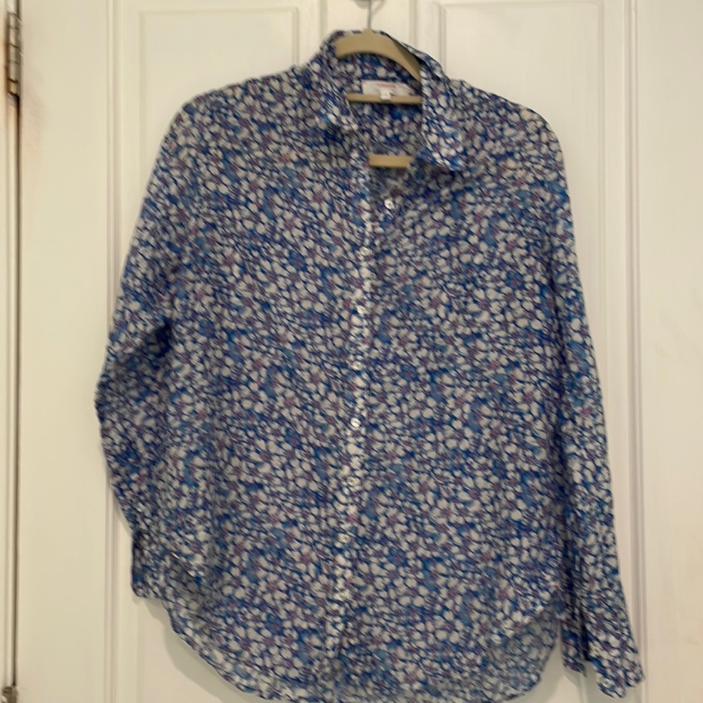 Blue, white, purple floral Xirena Beau Shirt